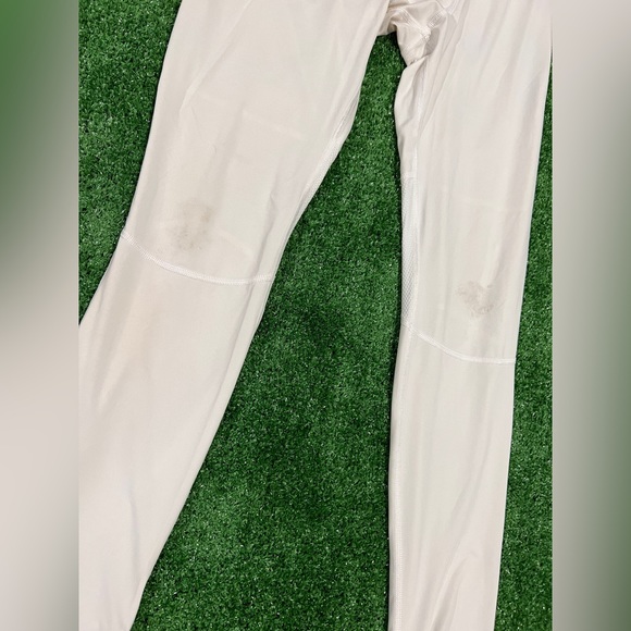 ⭐️ WHITE ATHLETIC LEGGINGS - Picture 2 of 5